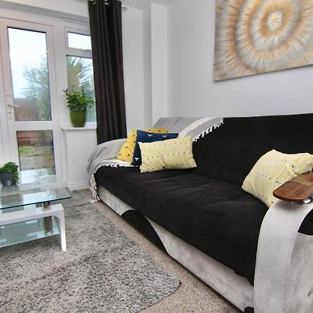 Daimler House - Cosy Home Near Coventry City Centre Kültér fotó