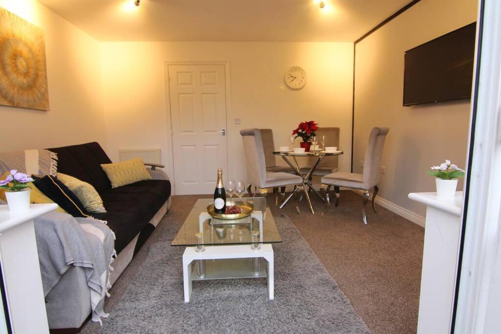 Daimler House - Cosy Home Near Coventry City Centre Kültér fotó